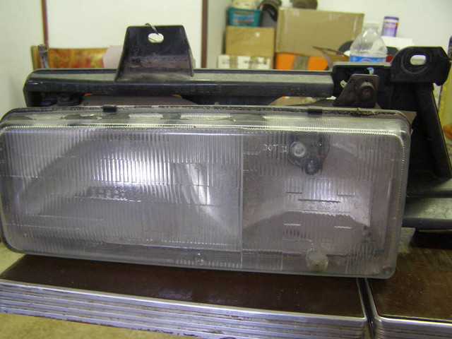 Head light Assemblies for 87 Pontiac 6000 in Auto Body Parts in Bedford - Image 3