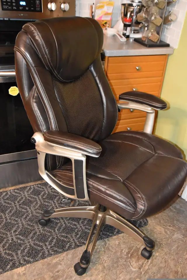 Gaming Chairs DPS 3D Insight in Chairs & Recliners in Stratford - Image 8