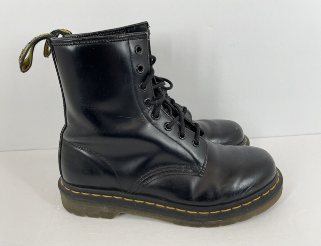 DR MARTEN 1460 Classic Smooth Boot Doc Martens 《 SZ M9 / W10》 in Men's Shoes in City of Toronto - Image 2