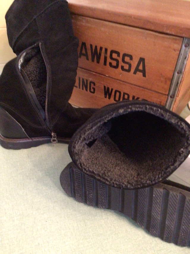 Ladies winter boots in Women's - Shoes in Brockville - Image 2