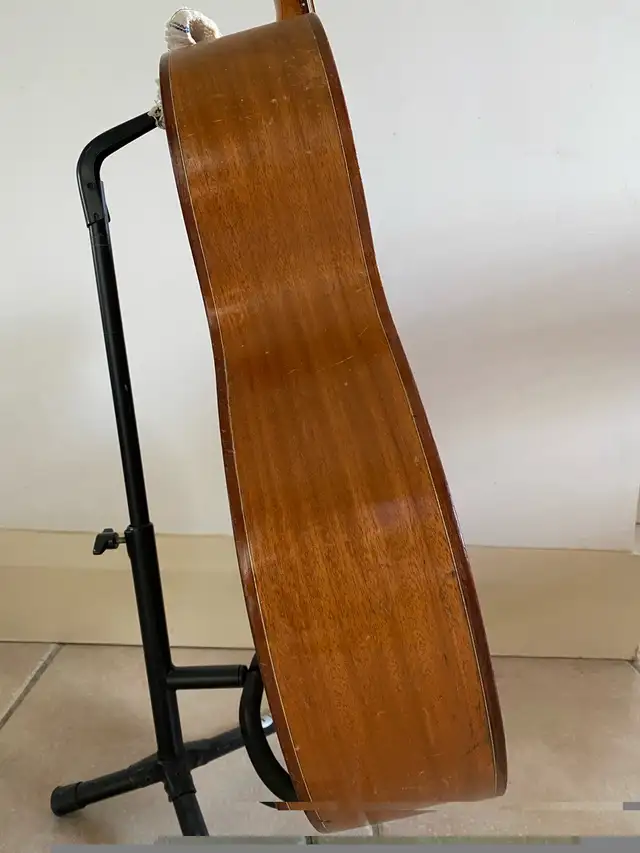 Custom acoustic Guitar by Olivier Breton in Guitars in City of Montréal - Image 6