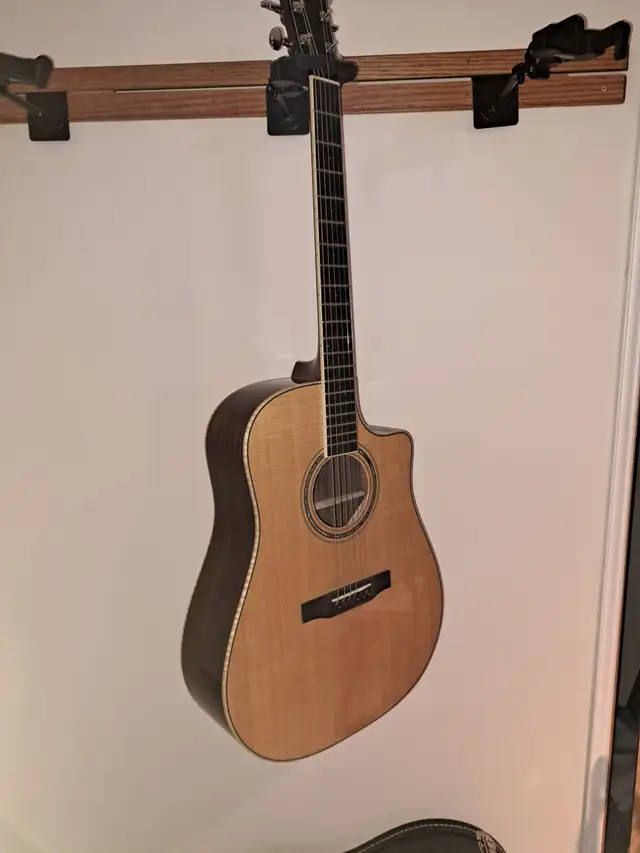 Larrivee DV-09 Acoustic Electric Cutaway Guitar in Guitars in Thunder Bay - Image 5