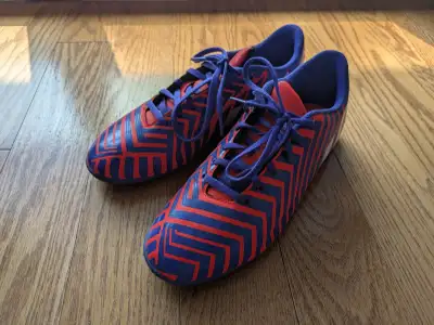 Adidas Predator Indoor $10 Sz 9.5, View more