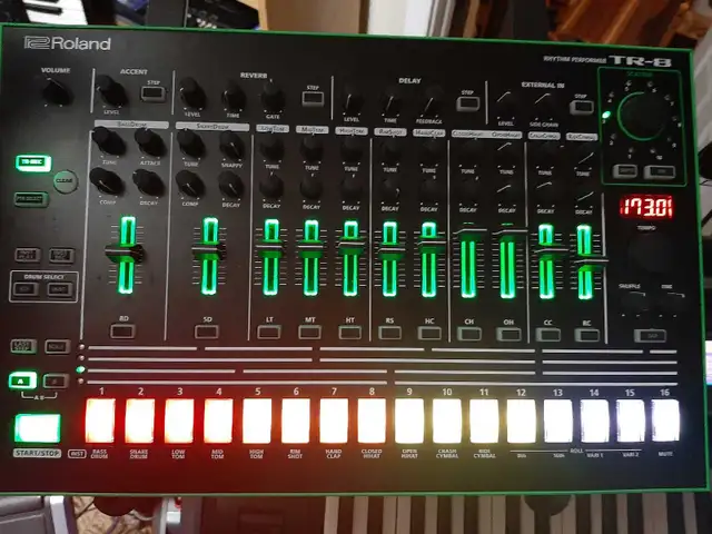 Roland TR 8  in Pianos & Keyboards in Strathcona County - Image 2