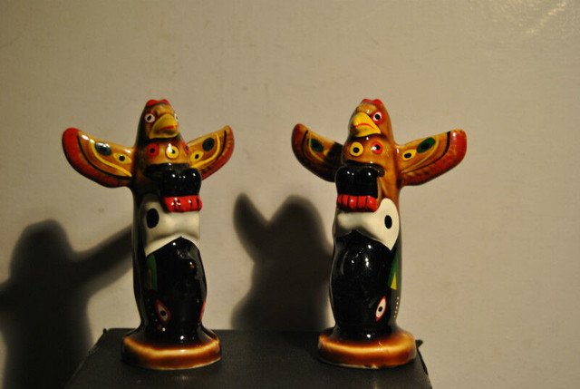 Totem Pole Salt Pepper Shakers Souvenir Vancouver BC Eagle, Thu in Arts & Collectibles in Vancouver - Image 3