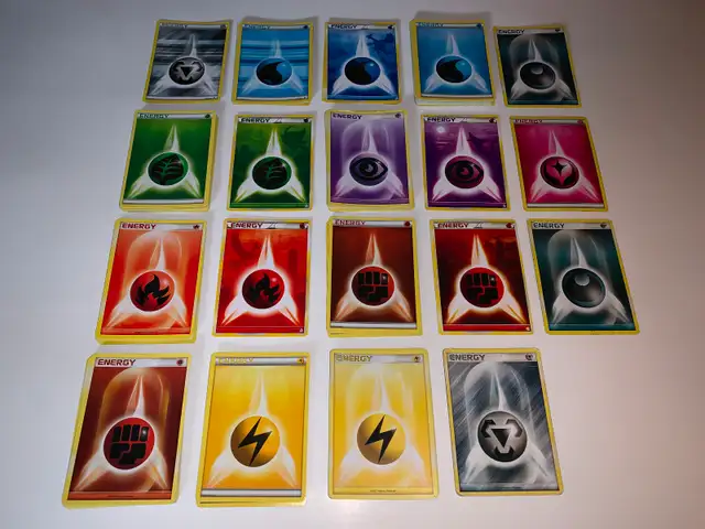 450+ POKÉMON-CARTES/CARDS LOT (NOT ORIGINALS-SEE PICS) (C023) in Arts & Collectibles in City of Montréal - Image 10