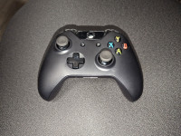 2x Xbox One Controller