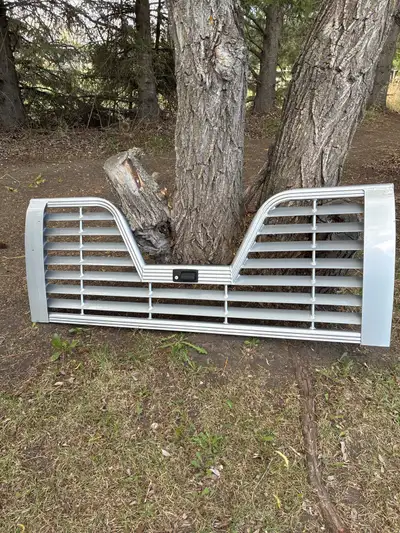 Air flow end gate for 2007-2018 chev 2500 like new barely ever used