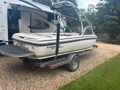 2006 Supra Launch 20SSV. 5.7l Indmar V8, 325 hp V-drive surf/wakeboard/ski crossover boat. Plumbed i...