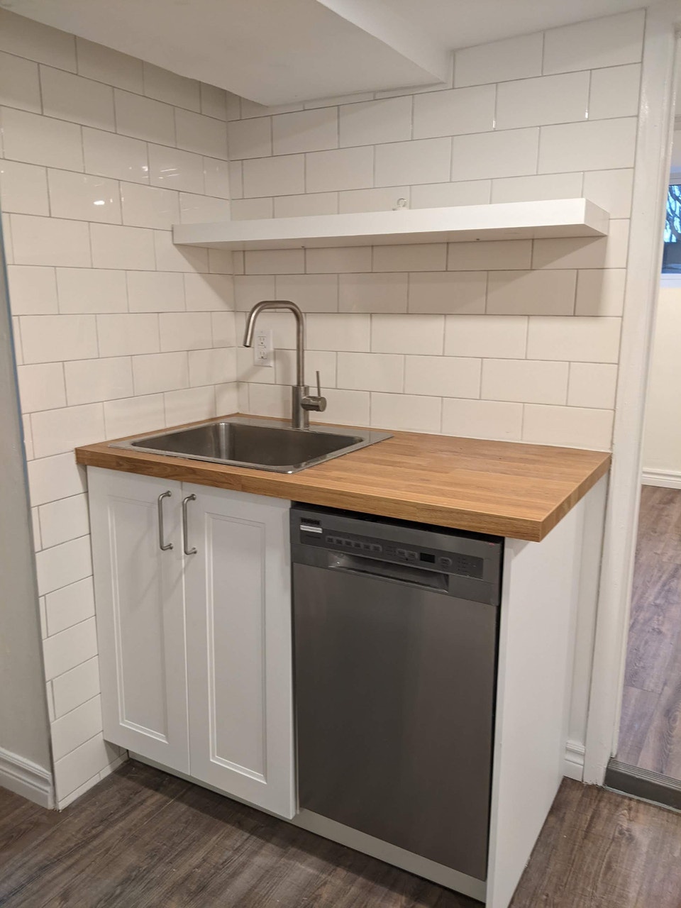 Amazing Harbord Village Bright Basement 2