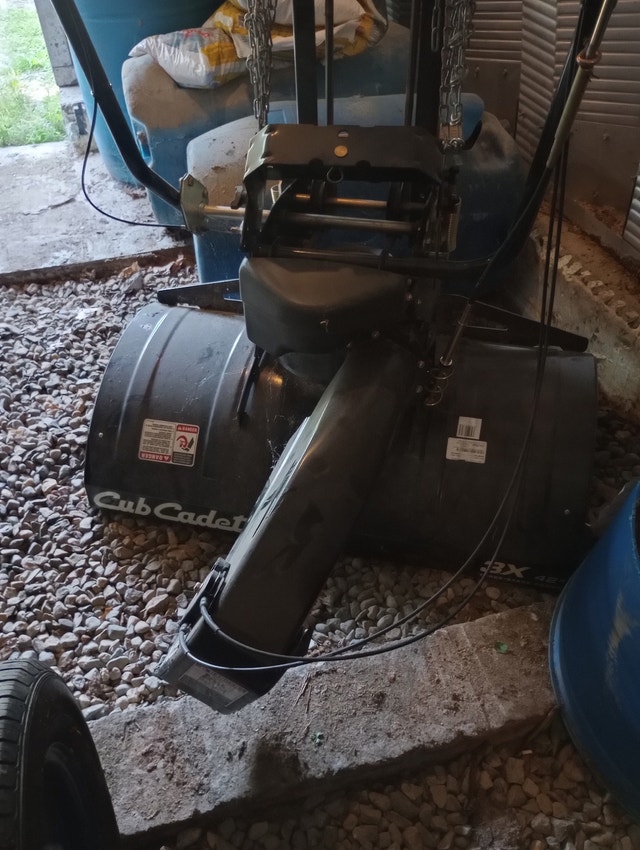 Cub cadet 3 stage snow blower Snowblowers Kingston Kijiji
