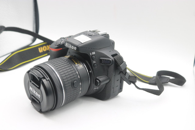 DSRL Nikon D5600 Kit W/ Carry Bag, Backpack, Tripod (#39581-2) in Cameras & Camcorders in City of Halifax - Image 3