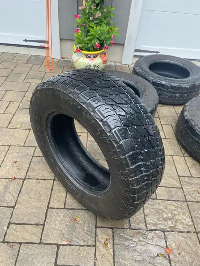 Selling a clean set of Nitto Terra Grappler G2 all‑terrain tires, size 275/65R18 116T. These are sol...