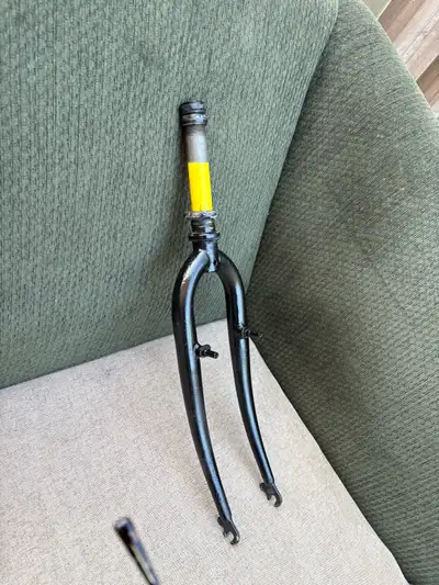 Thread, fork for 26 inches wheel, View more