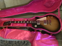 Gibson Les Paul Tribute.