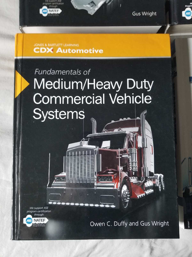Heavy duty truck systems textbooks in Textbooks in Mississauga / Peel Region - Image 2