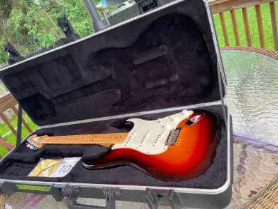 Fender Stratocaster American Standard 3-Tone Sunburst 2007, View more