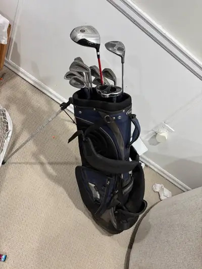 full set of men’s right handed golf clubs and bag , View more