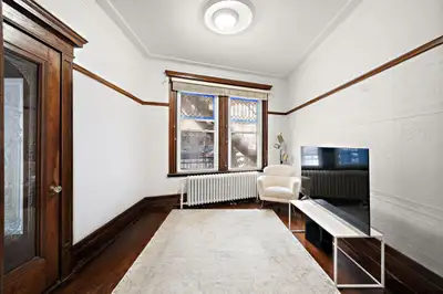 À louer – grand appartement sur le Plateau, face au parc La Fontaine. DISPONIBLE TOUT DE SUITE. IDEA...