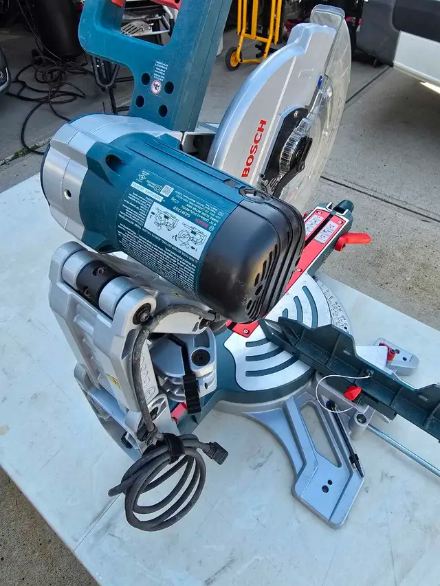 Bosch GCM12SD Double Bevel Miter Saw63793631517699124