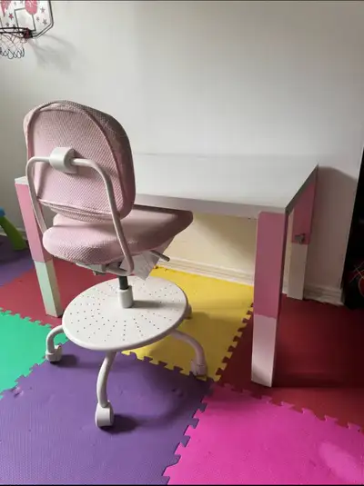 Bureau + chaise pour enfant / Kid’s Desk + Chair, View more