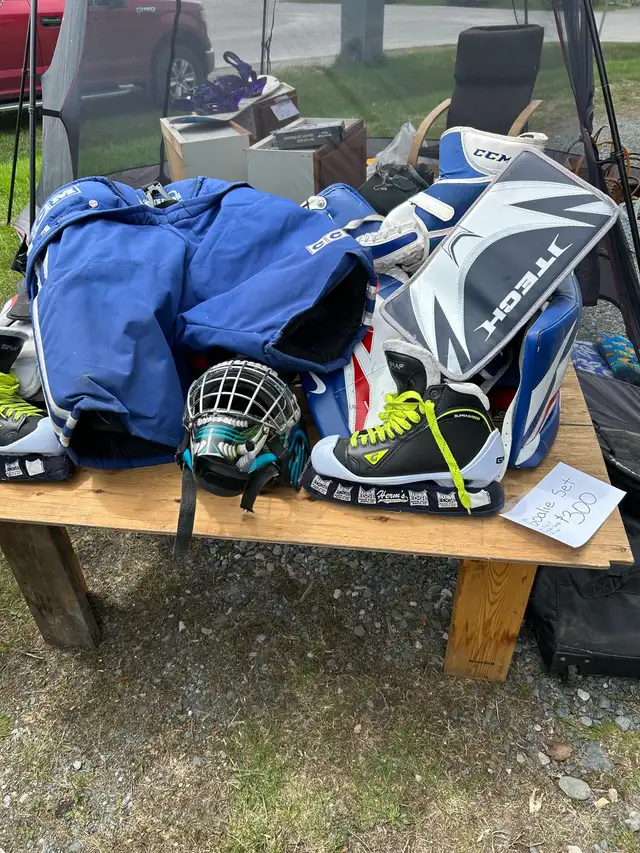 Goalie Equipment in Hockey in Sudbury - Image 2