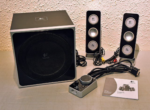 Logitech Z4 2.1 Speakers & Subwoofer (with cables & remote) | Speakers ...