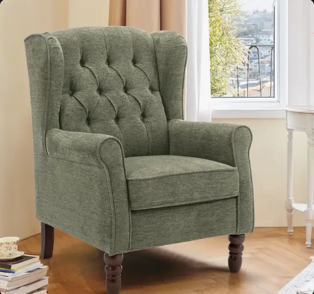 Wingback Modern Accent Chair - Green in Chairs & Recliners in Markham / York Region - Image 4
