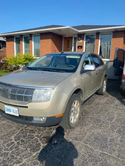 Loaded Lincoln AWD Low km