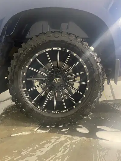 GT Stark rims 20/10 33/20/12.5 tires Rims are almost brand new, tires are about 65 percent TPMS sens...