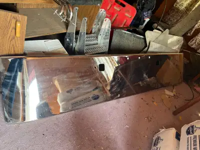 Was taken off brand new and stored. Some scratches but otherwise brand new.