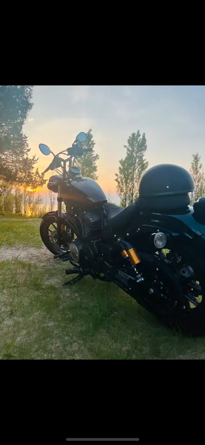 2021 Yamaha Bolt Aftermarket parts: - Low and mean highway pegs - GP slip on exhaust - 8” zombie per...