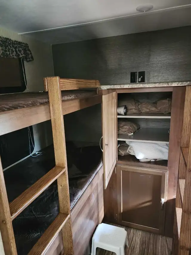 Passport 32' Travel Trailer in Travel Trailers & Campers in Kingston - Image 4