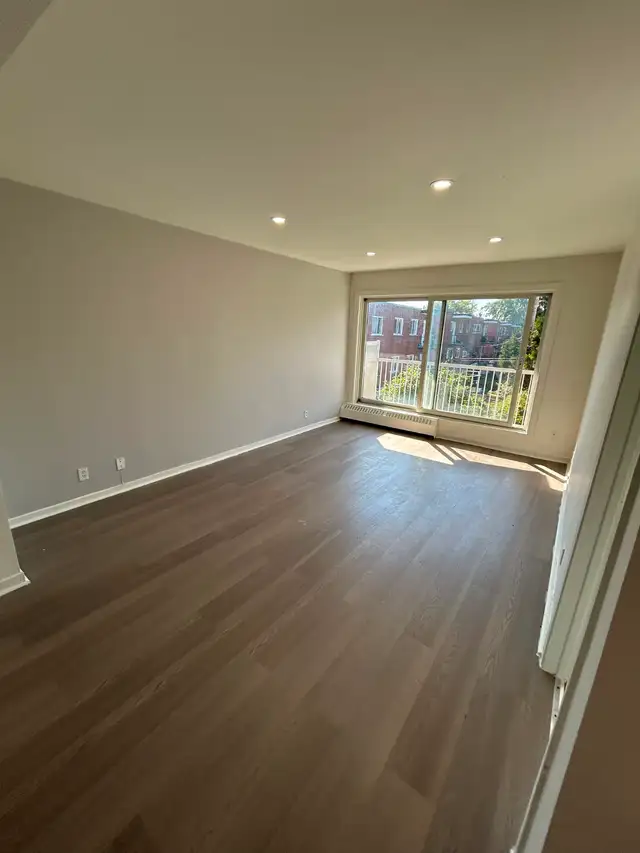 3 1/2 Apt LIBRE Visite entre 11:00 a 3:00 du Lundi au Vendredi