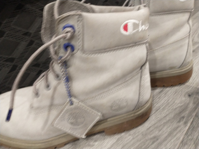 Timberland champion edition boots!! limited edition in Women's - Bags & Wallets in Mississauga / Peel Region - Image 3