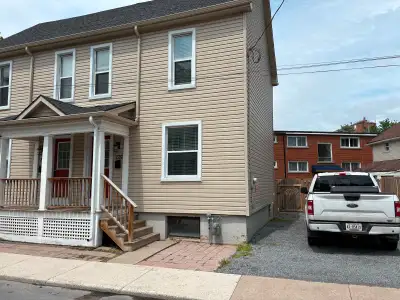5 bedroom student rental house