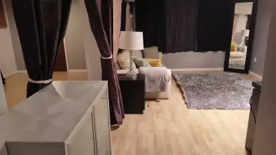 2 room's available .one room rate is ,$900 ,2nd room rate is $700. Both rooms share full basement li...