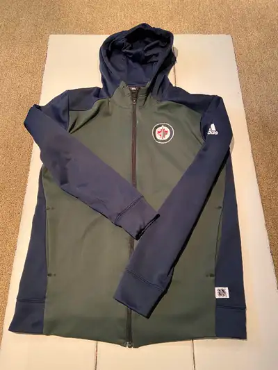 Adidas Winnipeg Jets zip up sweatshirt. Size adults Small. Great condition. Asking $18. Emails only.