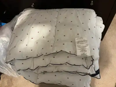 Tommy Hilfiger Comforter fits a king or a queen, View more