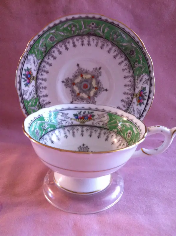 coalport cup and saucer in Arts & Collectibles in Barrie - Image 2