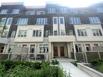 2 bedroom den lakeshore townhouse