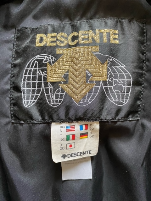 90'S VINTAGE MEN'S BLACK DESCENTE SKI JACKET in Men's in Downtown-West End - Image 7