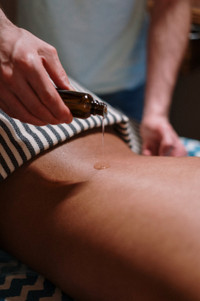 Skilled  RMT  Offers Both Relaxing & Therapeutic Massage