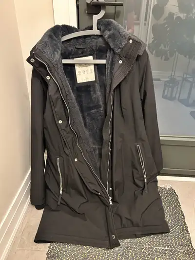 HOLLISTER WOMAN’S COAT, View more