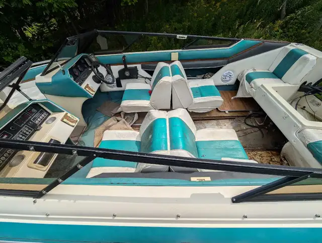 Edson Bowrider (18ft)  with Evinrude 100 BHP Outboard in Powerboats & Motorboats in Saint John - Image 5