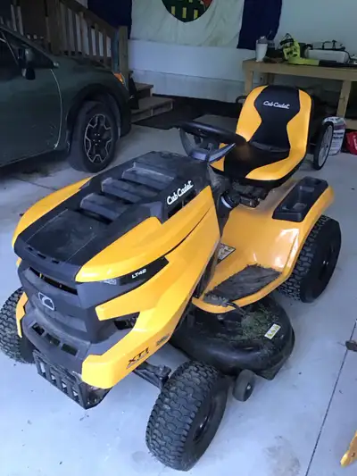 Riding Lawnmower , Voir plus