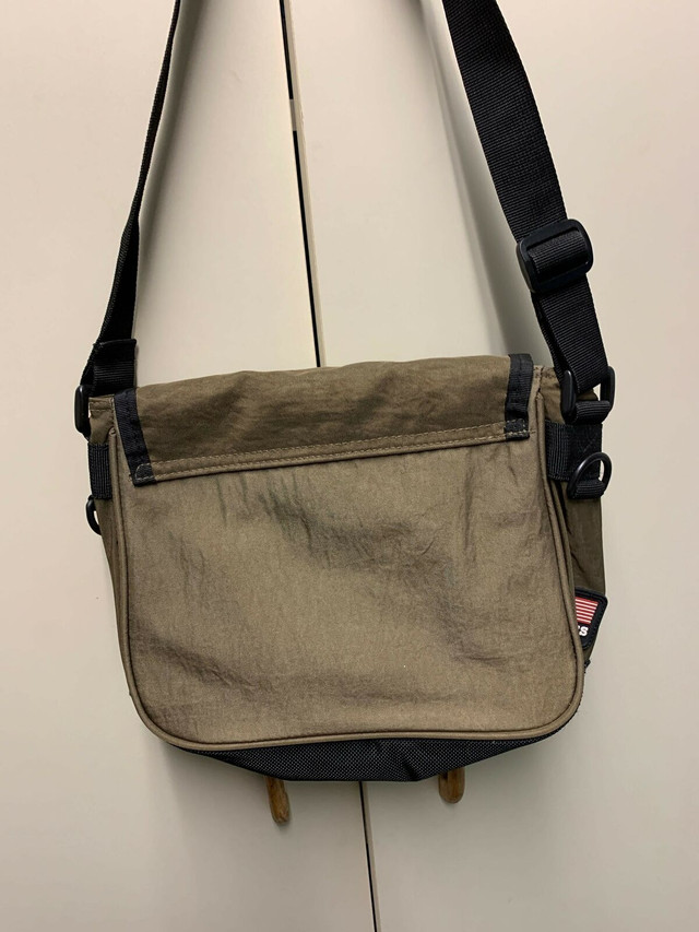 Guess Shoulder bag  in Women's - Bags & Wallets in Cambridge - Image 2
