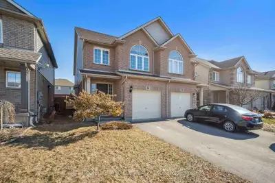 BEAUTIFULLY MAINTAINED SEMI-DETACHED HOME IN CONFEDERATION HEIGHTS – PERFECT FOR FAMILIES OR INVESTO...