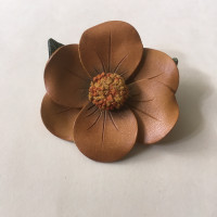 Vintage Leather Brooch f. Flower