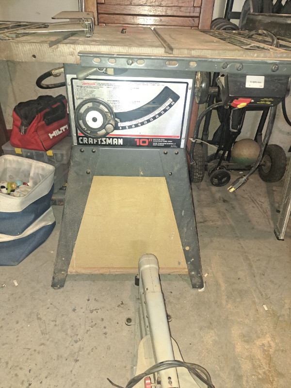 Craftsmen 10" table saw in Power Tools in Stratford